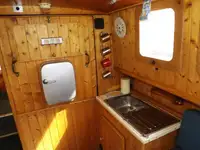 வேலை செய்யும் படகுகள் விற்பனைக்கு