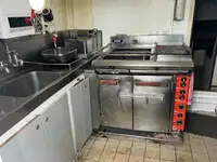 டிராலர் விற்பனைக்கு