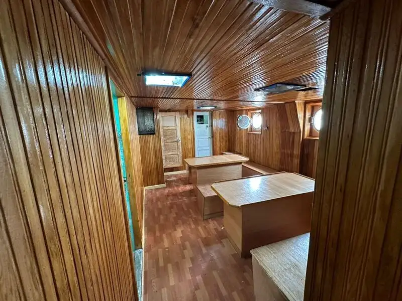 டிராலர் விற்பனைக்கு