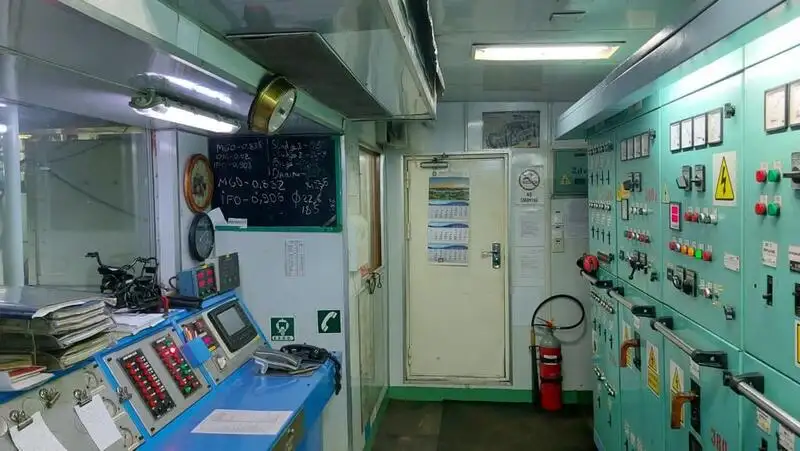 எண்ணெய் / இரசாயன டேங்கர் விற்பனைக்கு