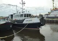 பணிப் படகுகள் விற்பனைக்கு