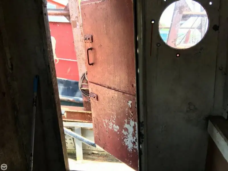 இழுக்கும் படகு விற்பனைக்கு