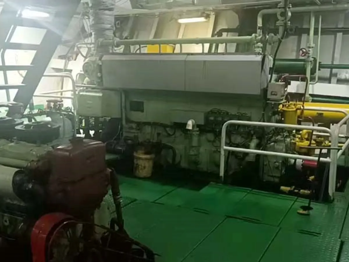கண்டெய்னர் கப்பல் விற்பனைக்கு