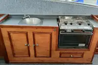 வேலை செய்யும் படகுகள் விற்பனைக்கு