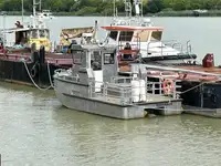 வேலை செய்யும் படகுகள் விற்பனைக்கு
