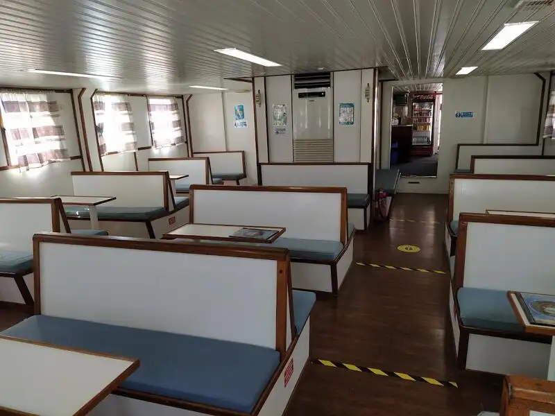 குரூஸ் கப்பல் விற்பனைக்கு