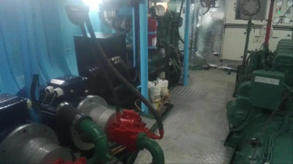வேலை செய்யும் படகுகள் விற்பனைக்கு