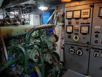 இழுவை படகு விற்பனைக்கு