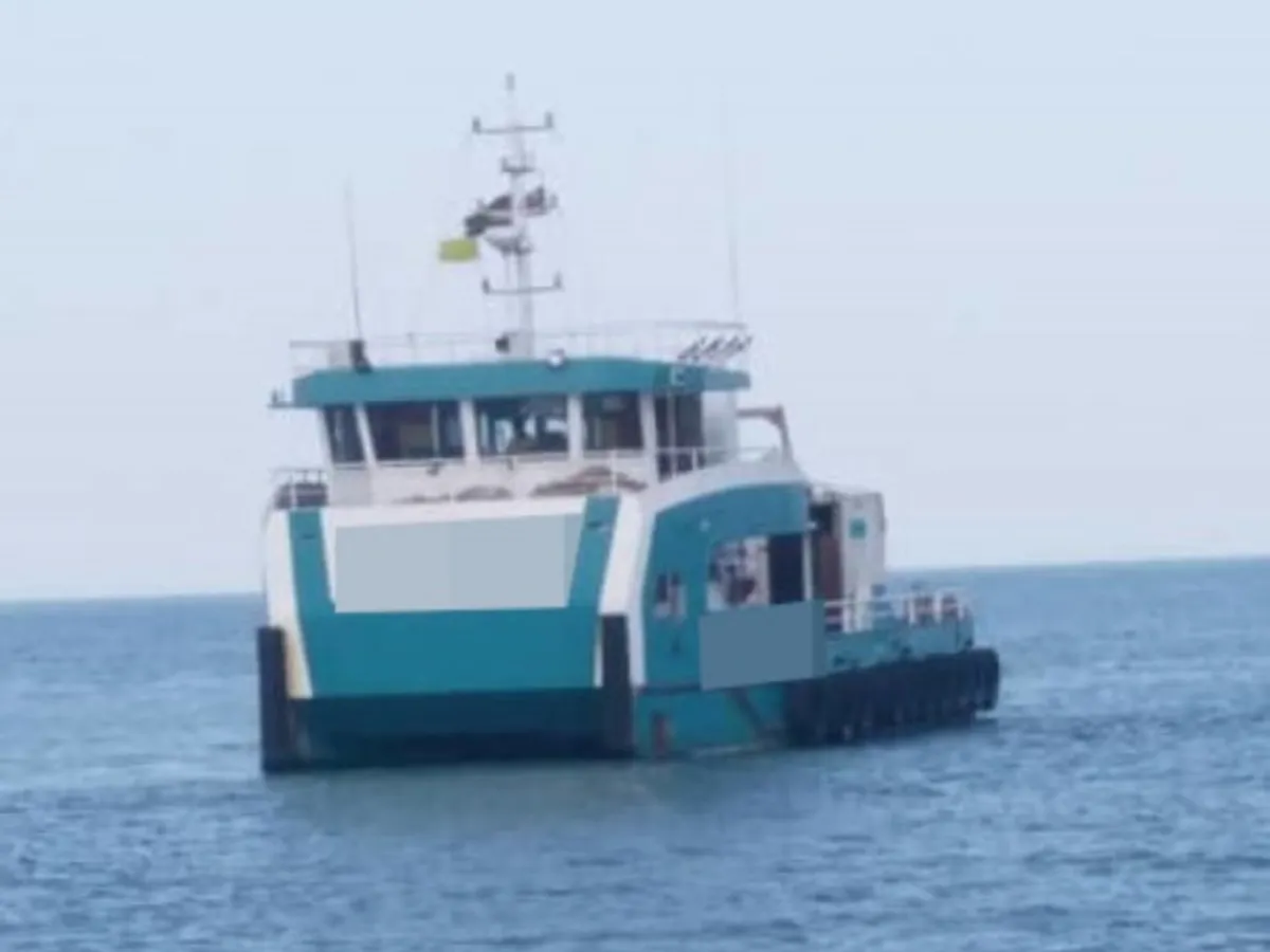 வேலை செய்யும் படகுகள் விற்பனைக்கு