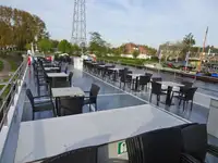 குரூஸ் கப்பல் விற்பனைக்கு