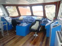 குழு படகு விற்பனைக்கு