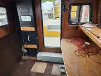 வேலை செய்யும் படகுகள் விற்பனைக்கு