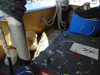 வேலை செய்யும் படகுகள் விற்பனைக்கு