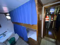 கண்டெய்னர் கப்பல் விற்பனைக்கு