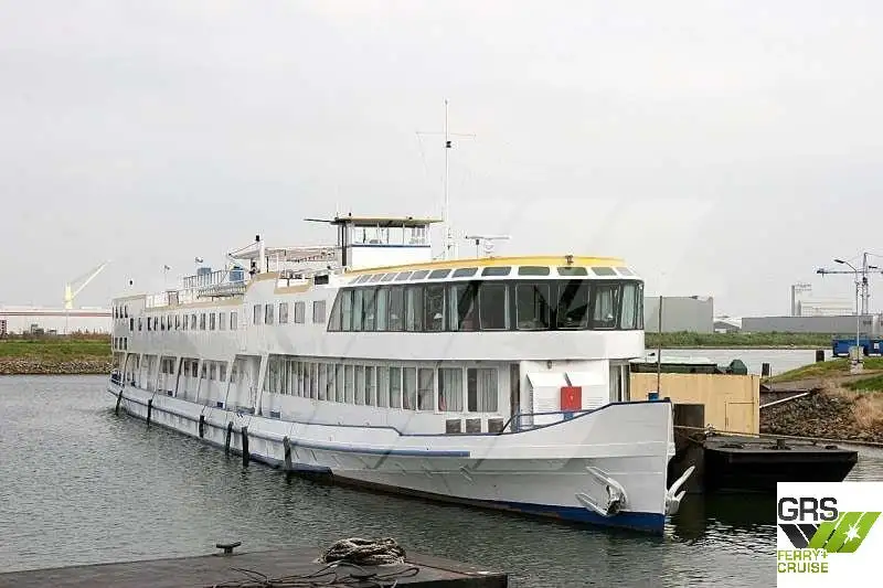 குரூஸ் கப்பல் விற்பனைக்கு