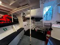 குழு படகு விற்பனைக்கு
