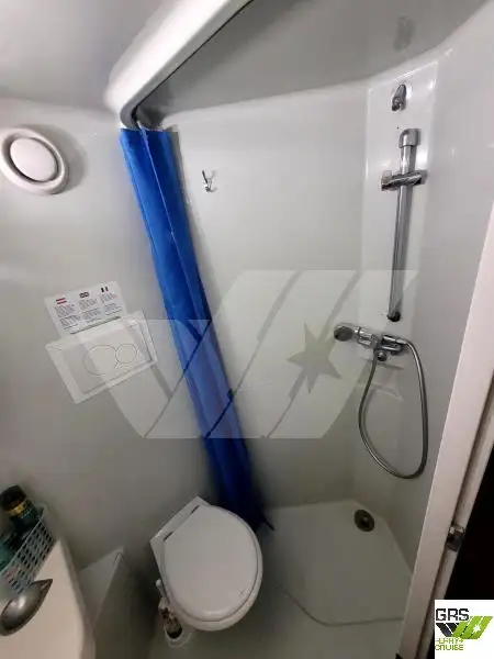 குரூஸ் கப்பல் விற்பனைக்கு