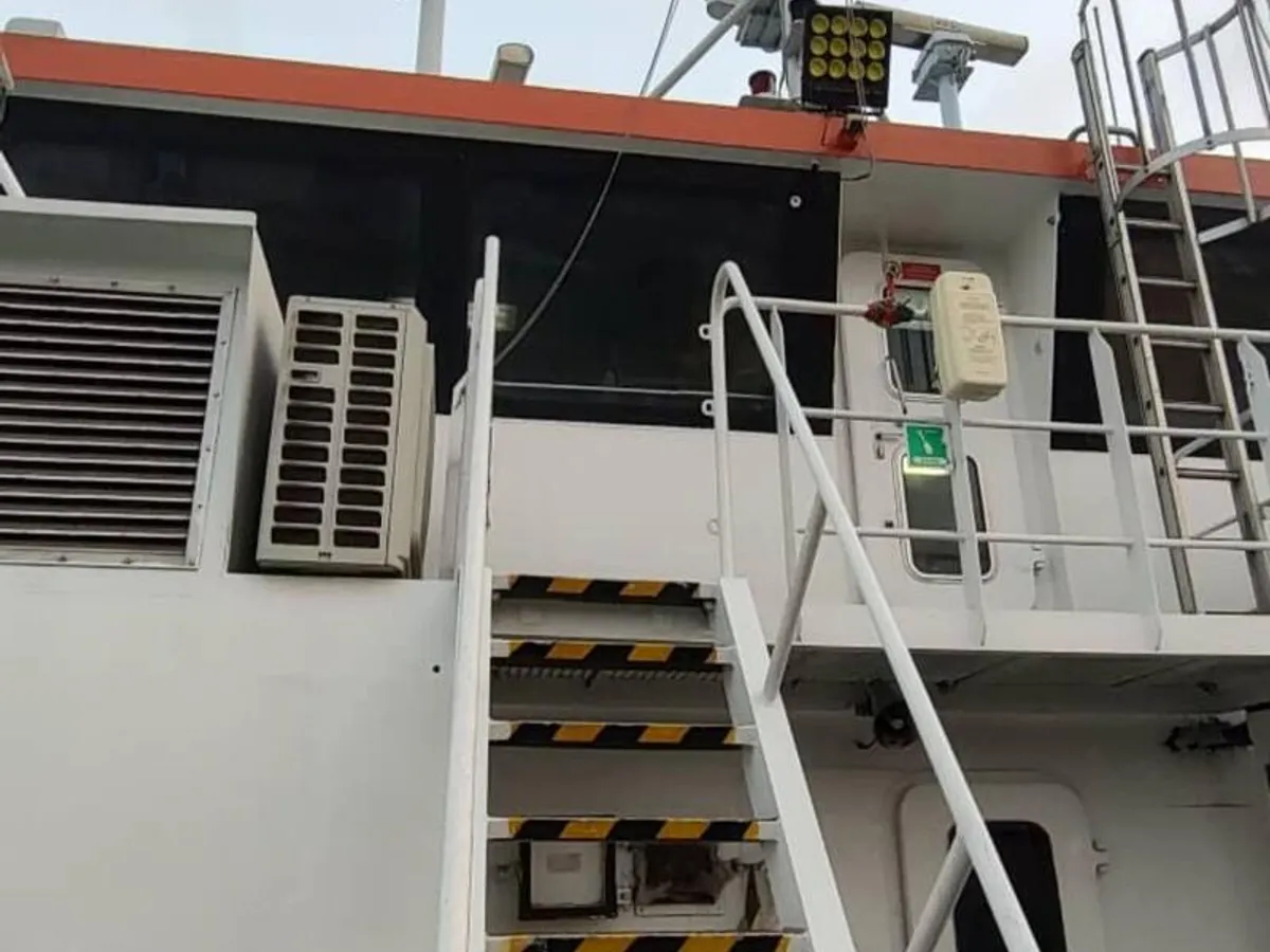 குழு படகு விற்பனைக்கு