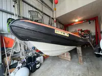 வேலை செய்யும் படகுகள் விற்பனைக்கு