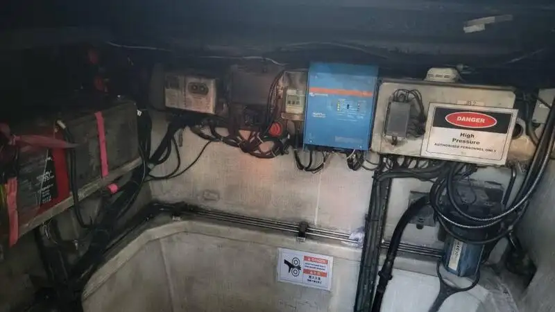 கண்டெய்னர் கப்பல் விற்பனைக்கு