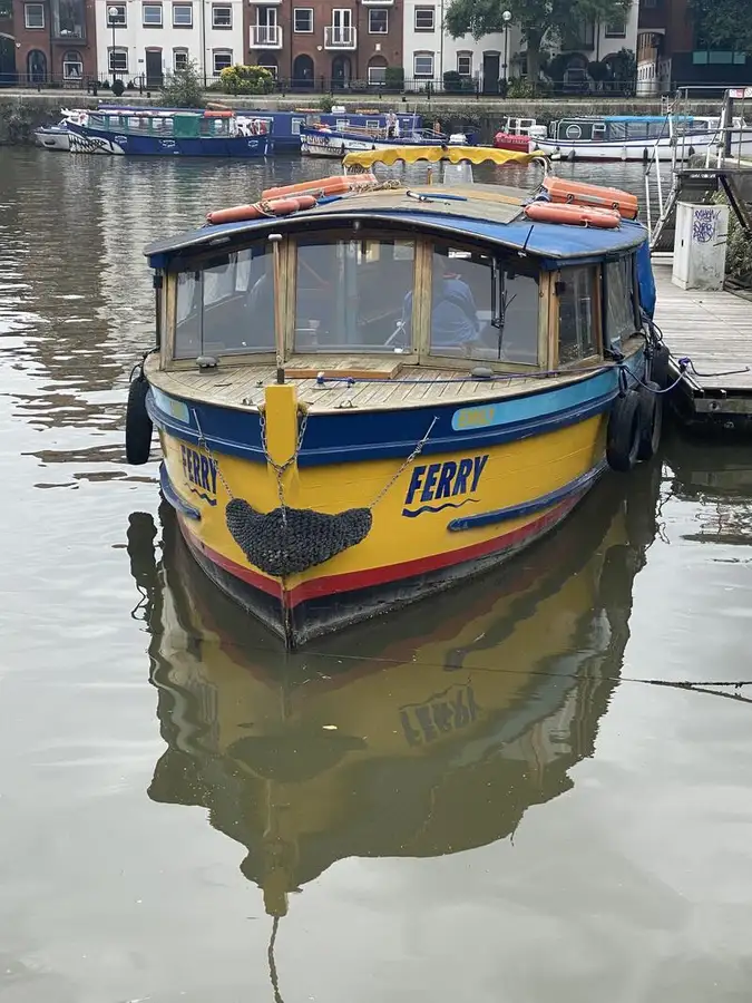 படகு கப்பல் விற்பனைக்கு