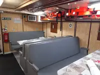 குழு படகு விற்பனைக்கு