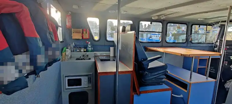 கண்டெய்னர் கப்பல் விற்பனைக்கு