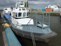 குழு படகு விற்பனைக்கு