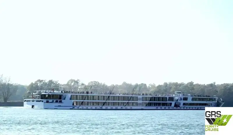 குரூஸ் கப்பல் விற்பனைக்கு