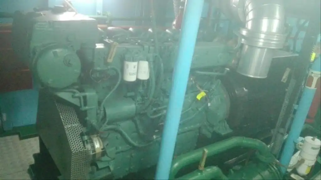 வேலை செய்யும் படகுகள் விற்பனைக்கு