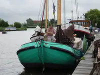 பarge விற்பனைக்கு