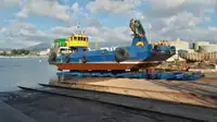வேலை செய்யும் படகுகள் விற்பனைக்கு