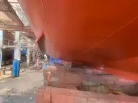 வேலை செய்யும் படகுகள் விற்பனைக்கு