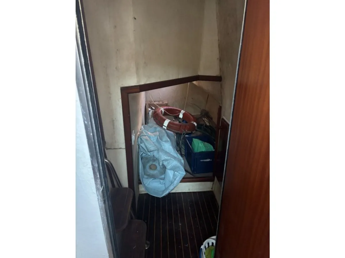 வேலை செய்யும் படகுகள் விற்பனைக்கு