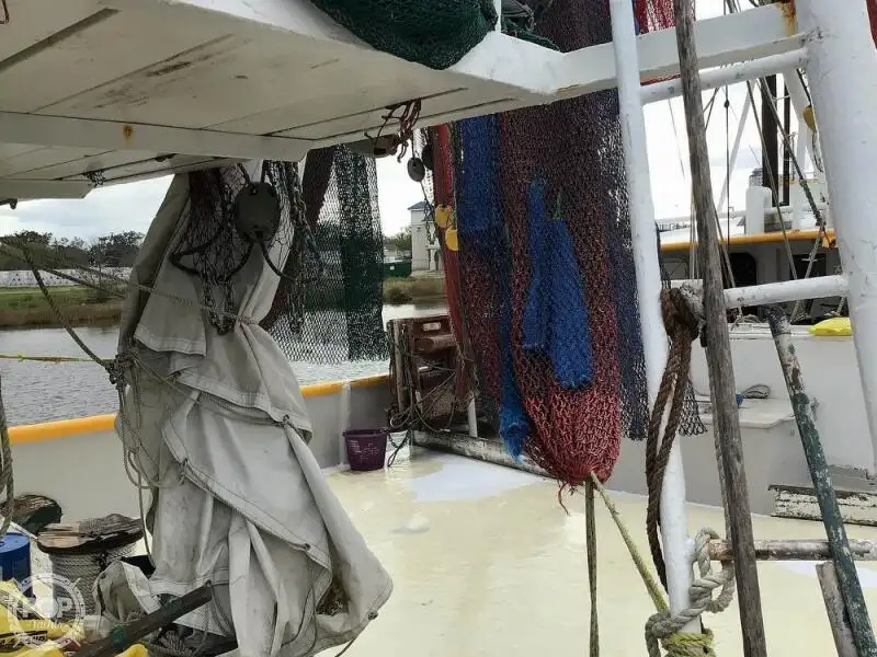டிராலர் விற்பனைக்கு