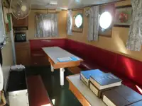 இழுக்கும் படகு விற்பனைக்கு