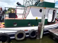இழுக்கும் படகு விற்பனைக்கு