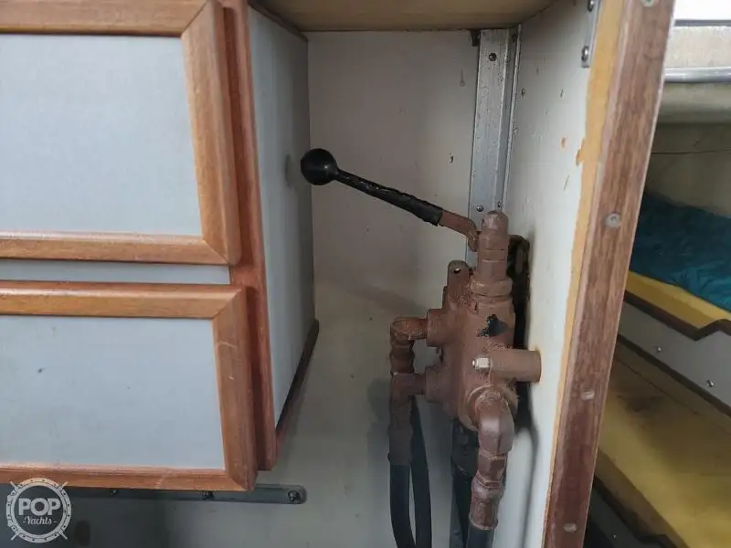 உயிர் காக்கும் படகு விற்பனைக்கு