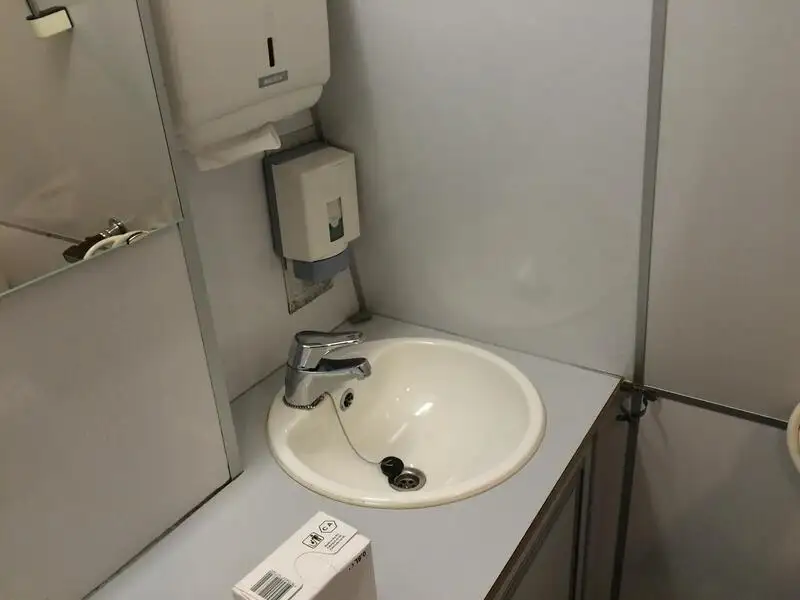 குரூஸ் கப்பல் விற்பனைக்கு