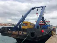வேலை செய்யும் படகுகள் விற்பனைக்கு