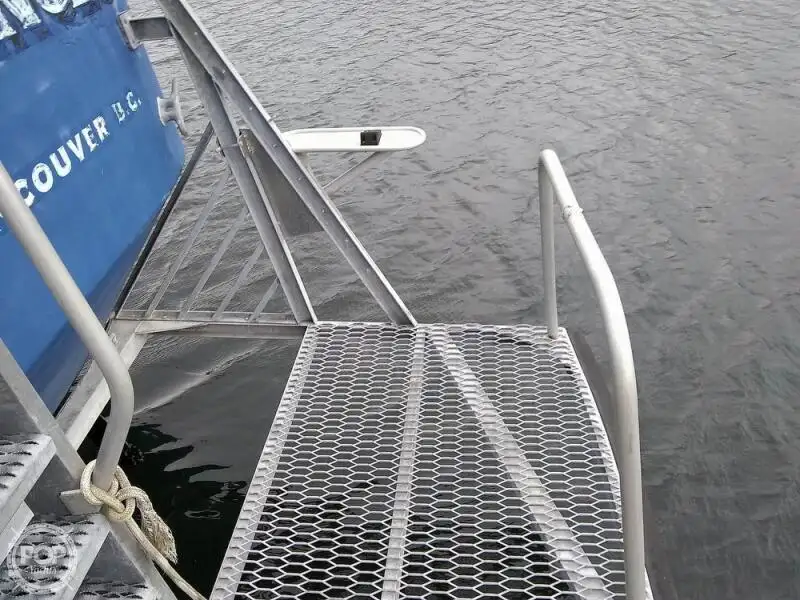 கட்டர் விற்பனைக்கு