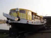 குரூஸ் கப்பல் விற்பனைக்கு