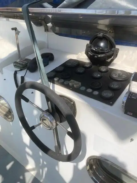 காவல் படகு விற்பனைக்கு