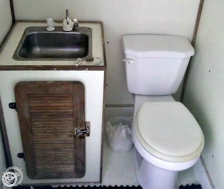 குரூஸ் கப்பல் விற்பனைக்கு