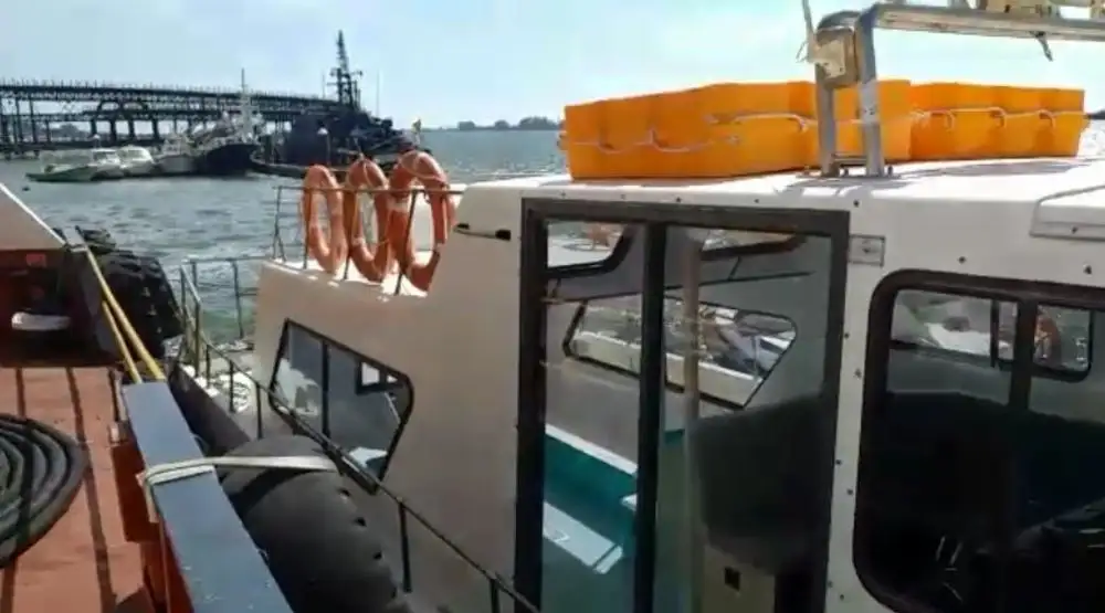 குழு படகு விற்பனைக்கு