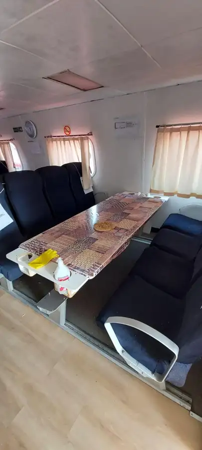 குழு படகு விற்பனைக்கு