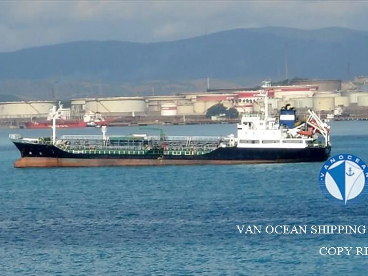 எண்ணெய் / இரசாயன டேங்கர் விற்பனைக்கு