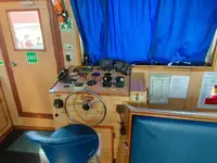 குழு படகு விற்பனைக்கு