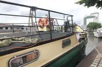 பarge விற்பனைக்கு