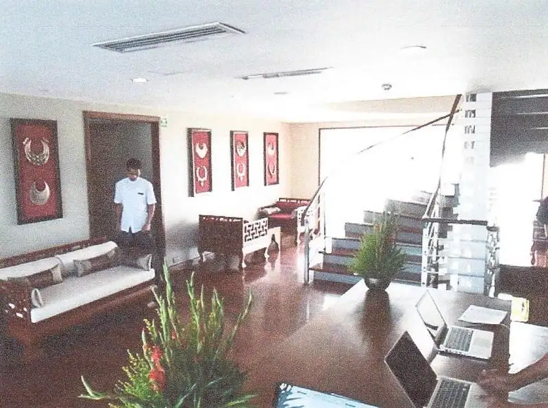 குரூஸ் கப்பல் விற்பனைக்கு